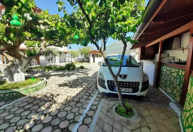 هتل Yard Paradise Rooms Dhermi