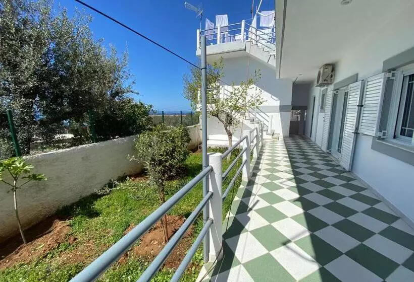 هتل Yard Paradise Rooms Dhermi
