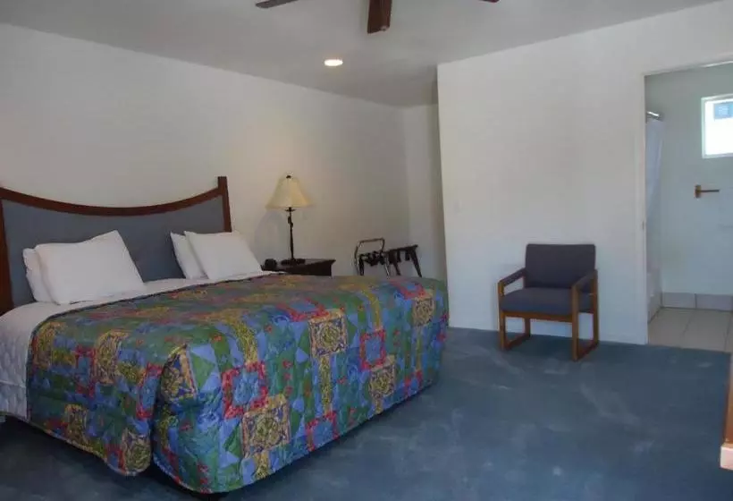 モーテル River Valley Inn