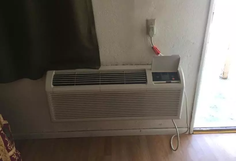 モーテル River Valley Inn