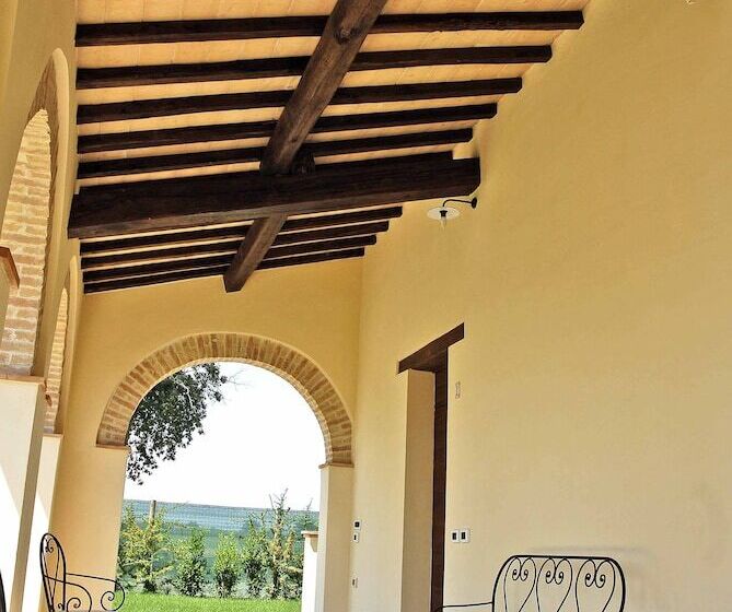 Отель Casale San Rufino D'arce