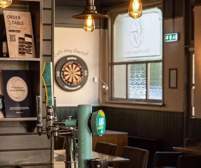 Fryatt Hotel & Bar