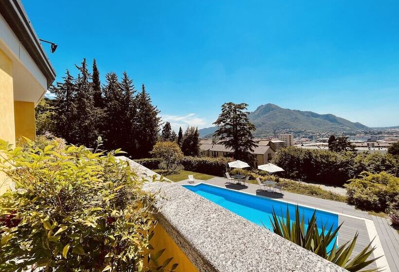 هتل Montebello Lake