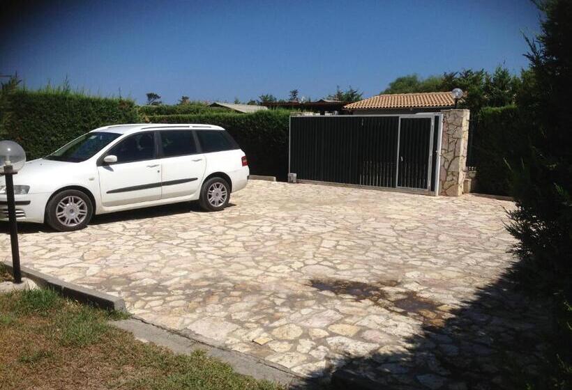 בית מלון כפרי Perla Del Mare Affittacamere