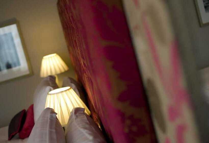 Hotelli The Three Crowns