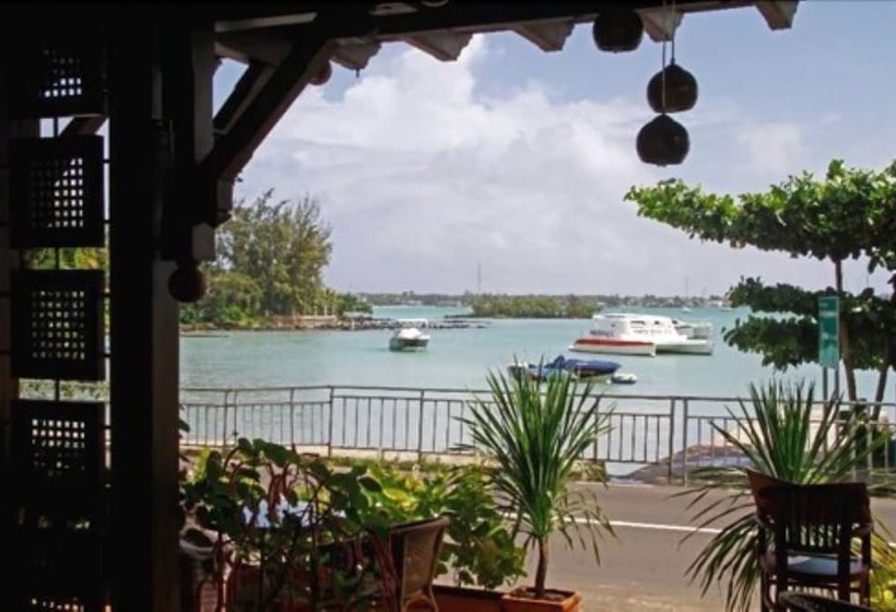 هتل Azure Beach Boutique