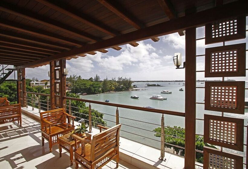 هتل Azure Beach Boutique