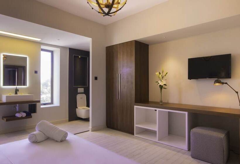 هتل Azure Beach Boutique