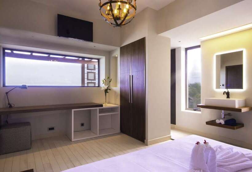 هتل Azure Beach Boutique