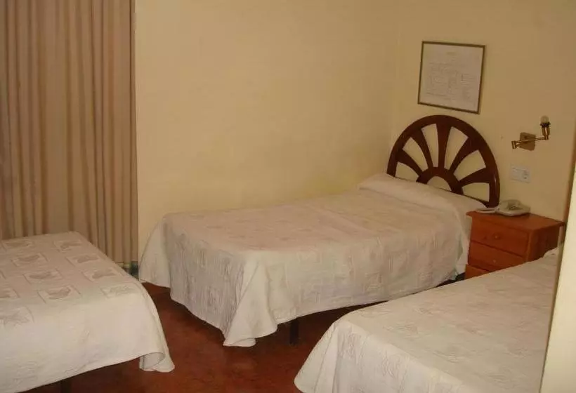 Hotel Hostal Millan