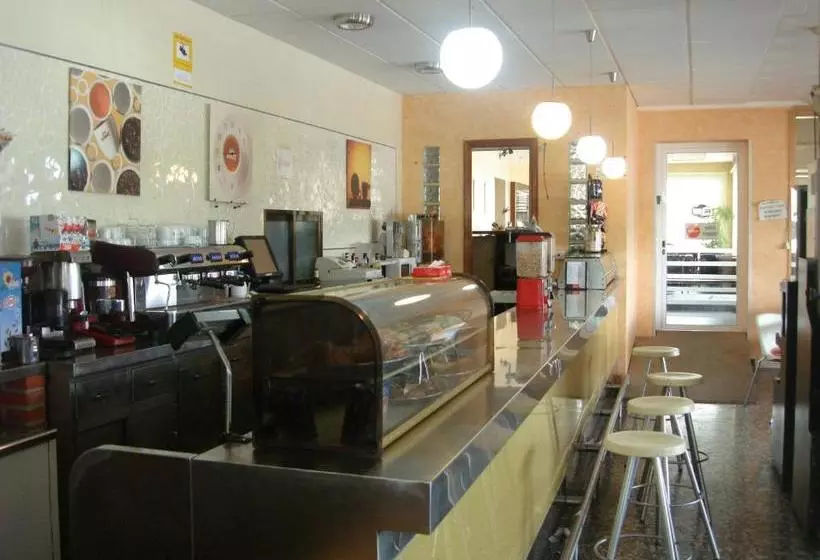 Hotel Hostal Millan