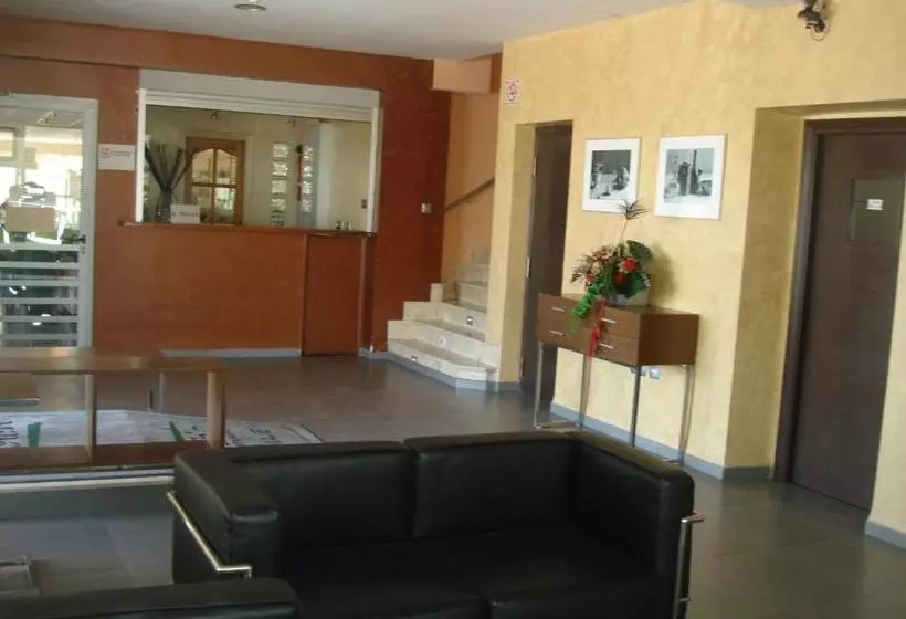 Hotel Hostal Millan