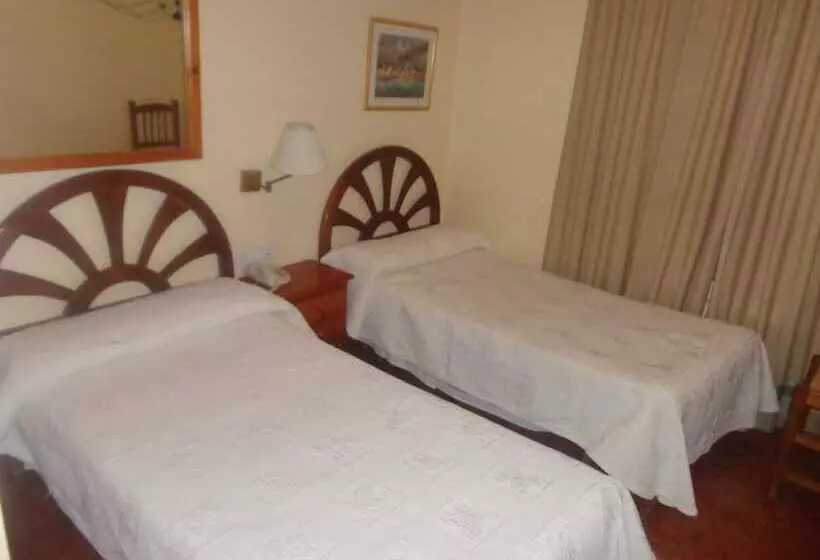 Hotel Hostal Millan