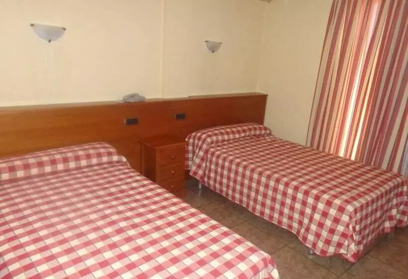 Hotel Hostal Millan