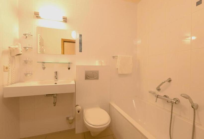 בית מלון כפרי Jose