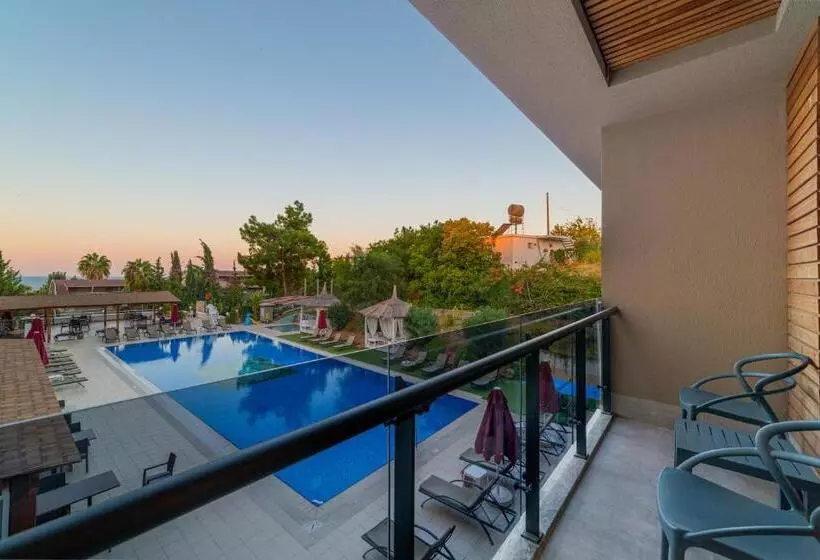 Hotelli Justiniano Theodora Resort