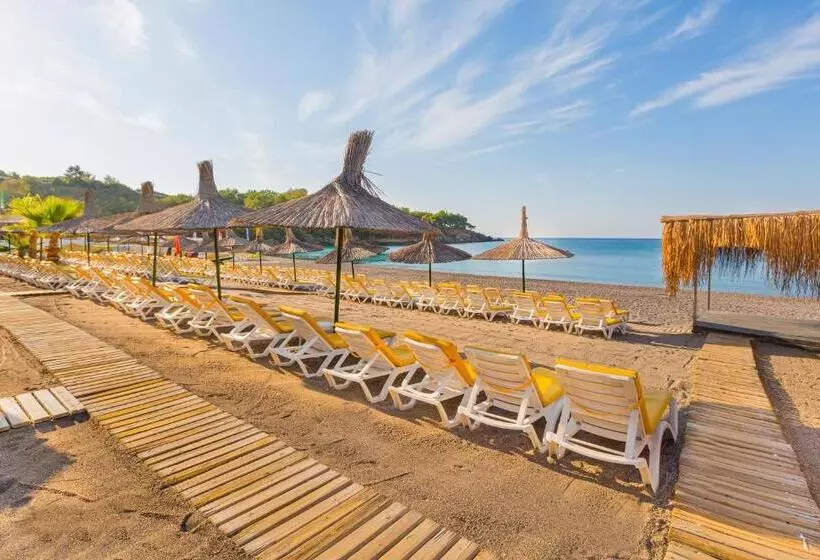Hotelli Justiniano Theodora Resort