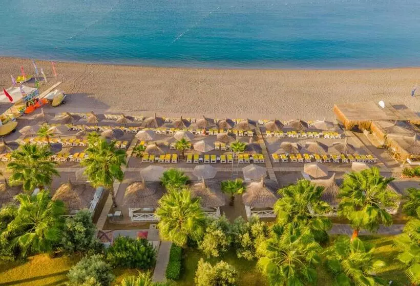 Hotelli Justiniano Theodora Resort