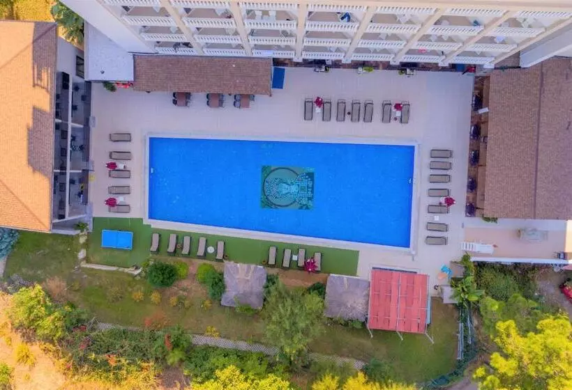 Hotelli Justiniano Theodora Resort