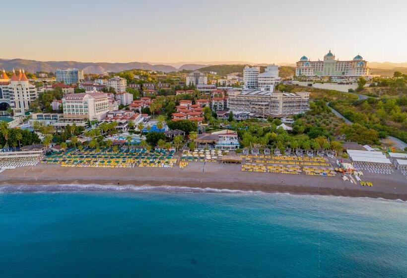 فندق Justiniano Theodora Resort