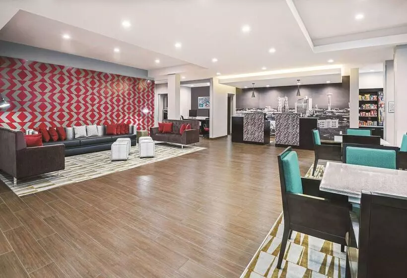 ホテル La Quinta By Wyndham San Antonio By Frost Bank Center