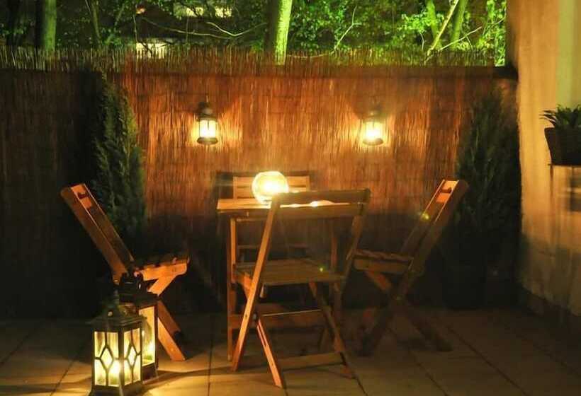 پانسیون Anton House