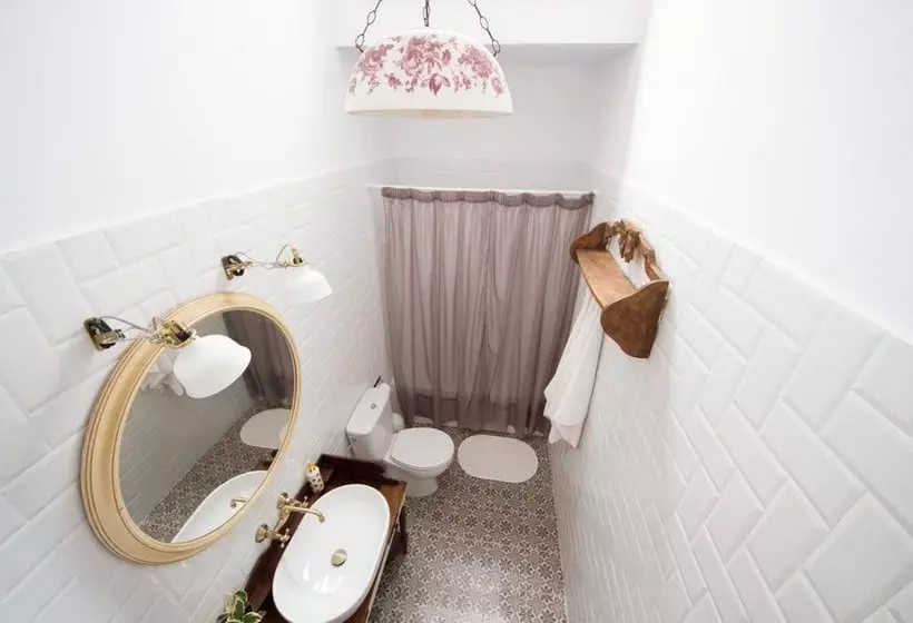 تختخواب و صبحانه Aminta Home