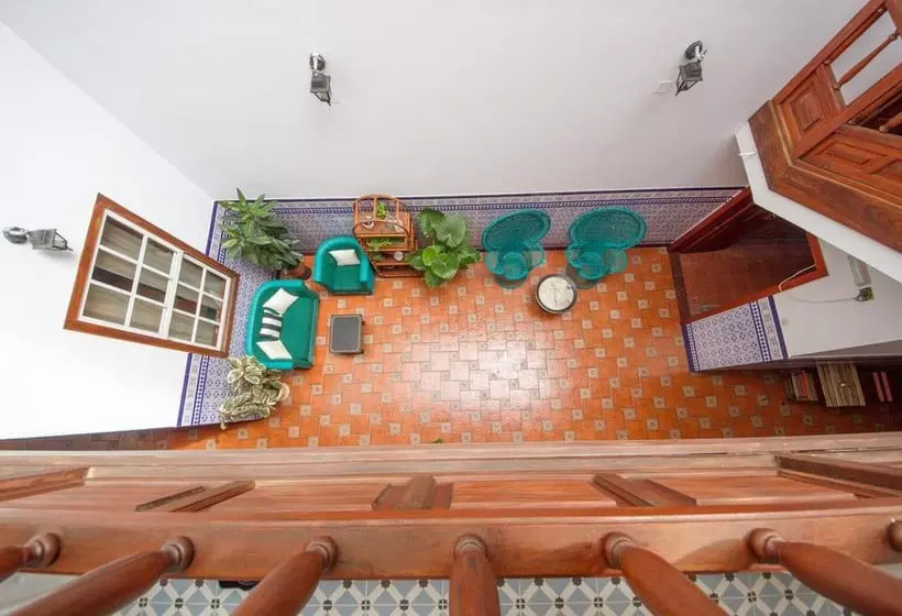 تختخواب و صبحانه Aminta Home