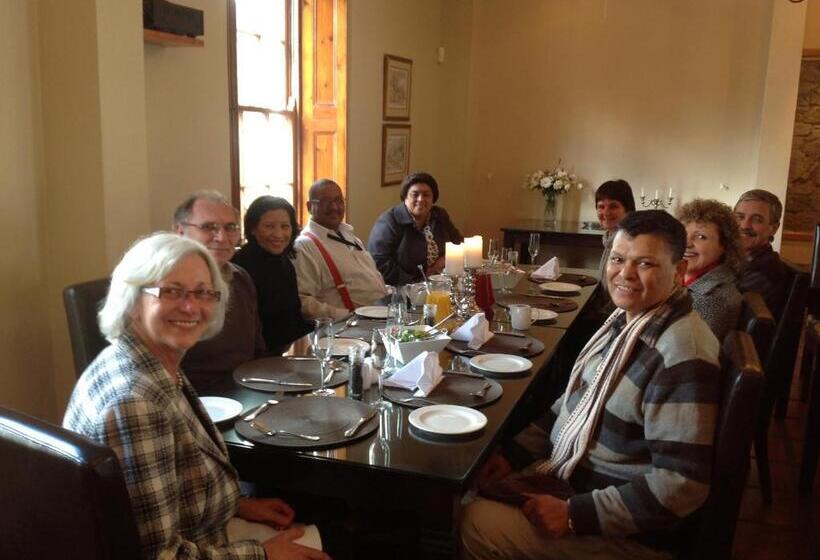 مبيت وإفطار De Hoek Manor