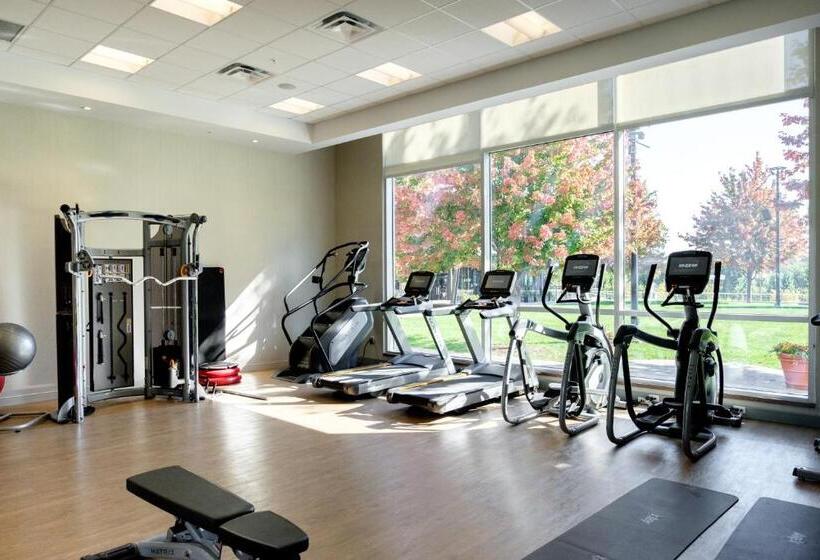 Ac Hotel By Marriott Cincinnati At The Banks