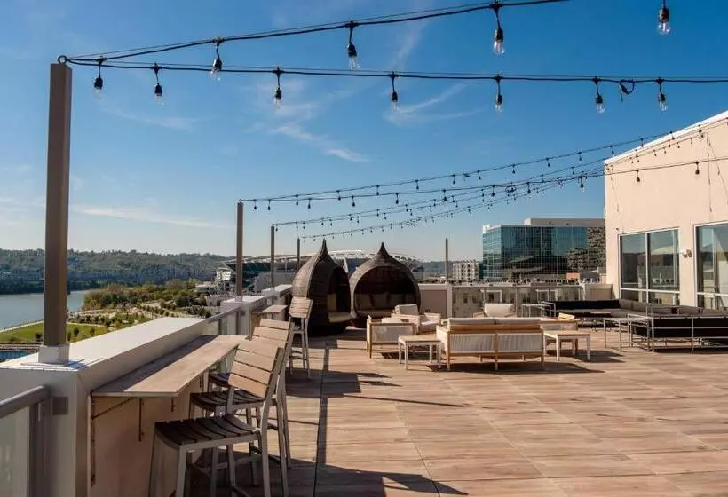 Ac Hotel By Marriott Cincinnati At The Banks