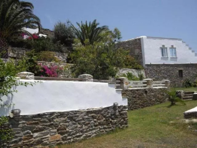 هتل Carlo Bungalows