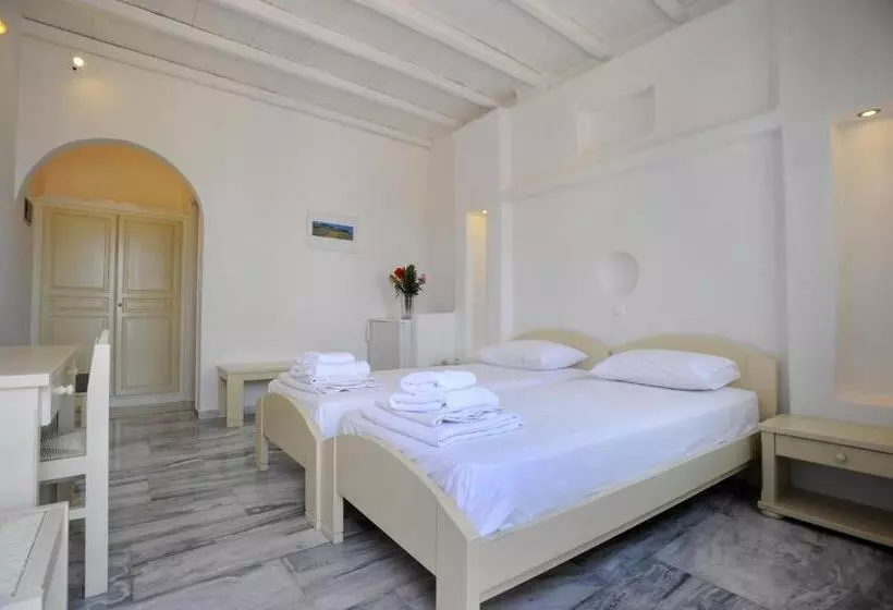 هتل Carlo Bungalows