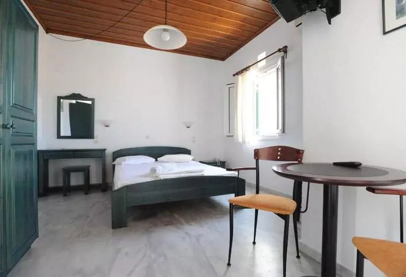 هتل Carlo Bungalows