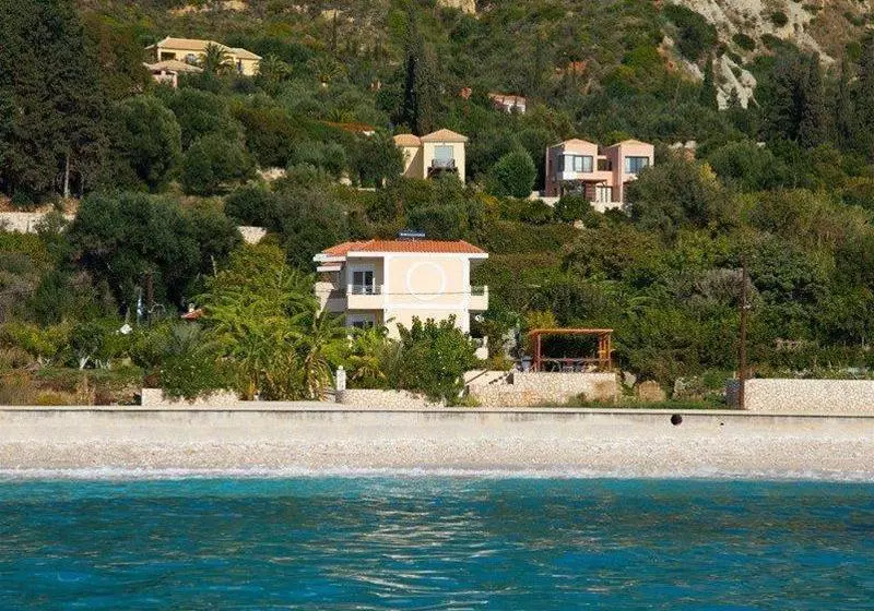 هتل Christina Studios