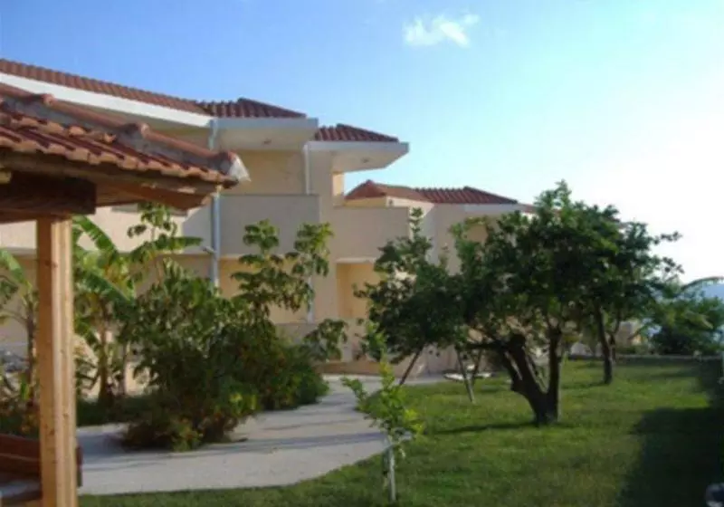 هتل Christina Studios