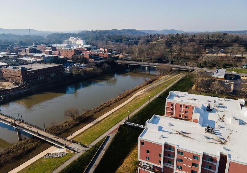 فندق Courtyard By Marriott Rome