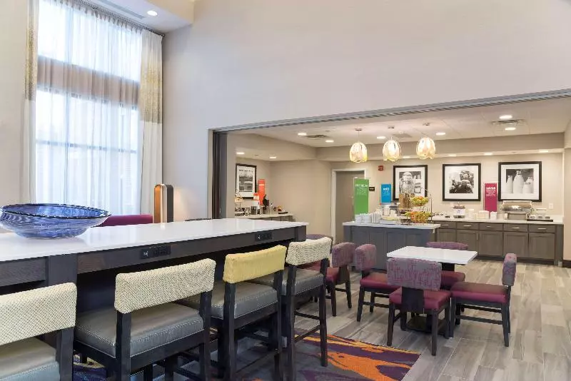 هتل Hampton Inn & Suites West Lafayette