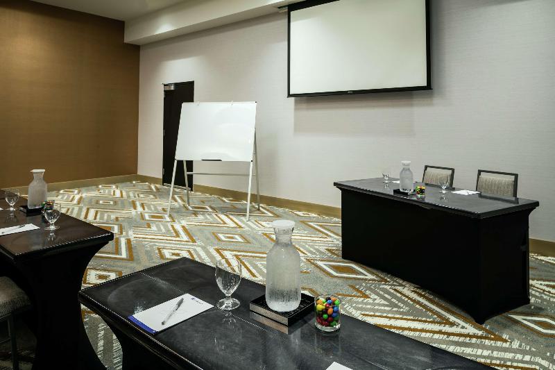 هتل Hilton Garden Inn Seattle Bellevue Downtown, Wa