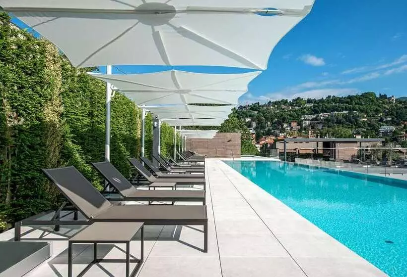 هتل Hilton Lake Como