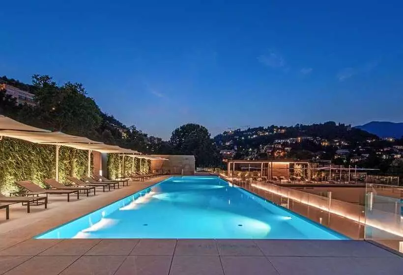 هتل Hilton Lake Como