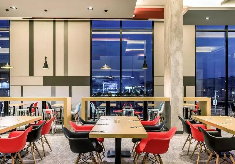 ホテル Ibis Bangkok Impact