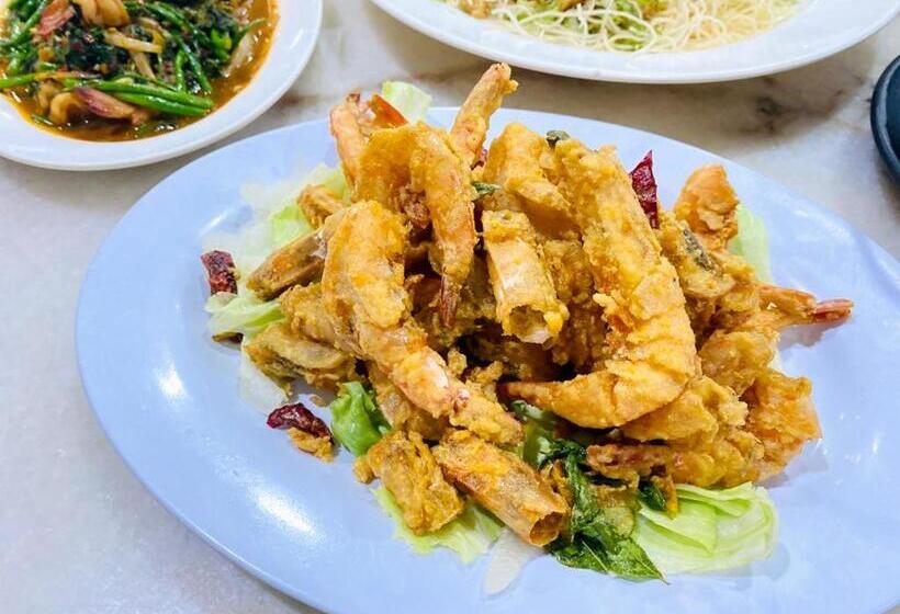 בית מלון כפרי Pantai Inn Kota Kinabalu