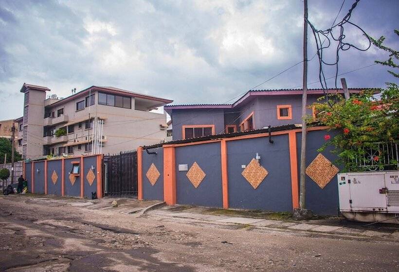 هتل Peerage Retreat And Resort