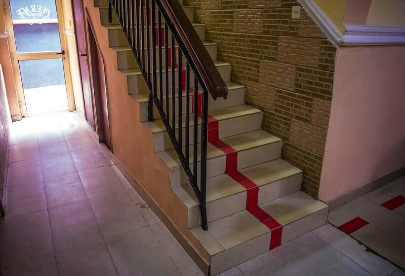 هتل Peerage Retreat And Resort