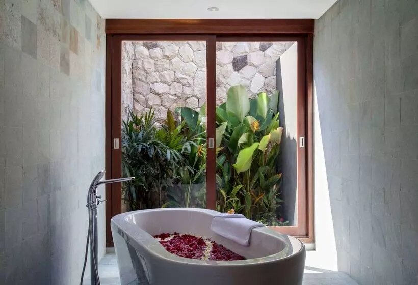 هتل Wyndham Tamansari Jivva Resort Bali