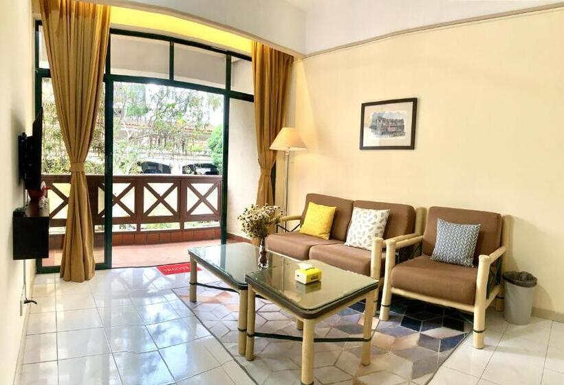 Pool View 2 Mahkota Hotel Melaka