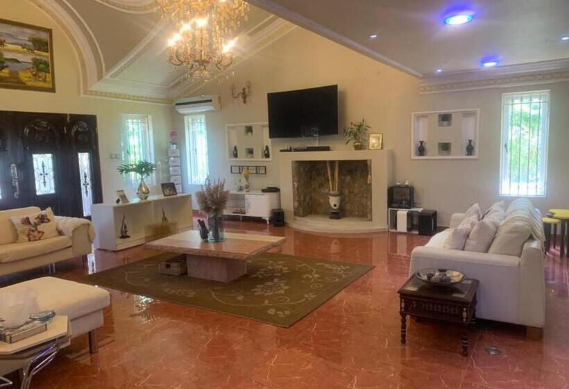 تختخواب و صبحانه Ayonthoo!