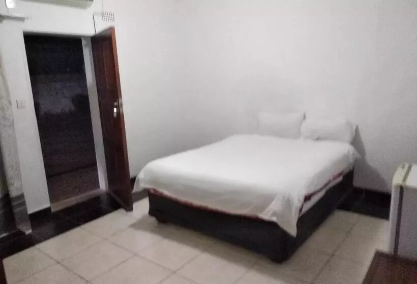 تختخواب و صبحانه Brackendene Lodge