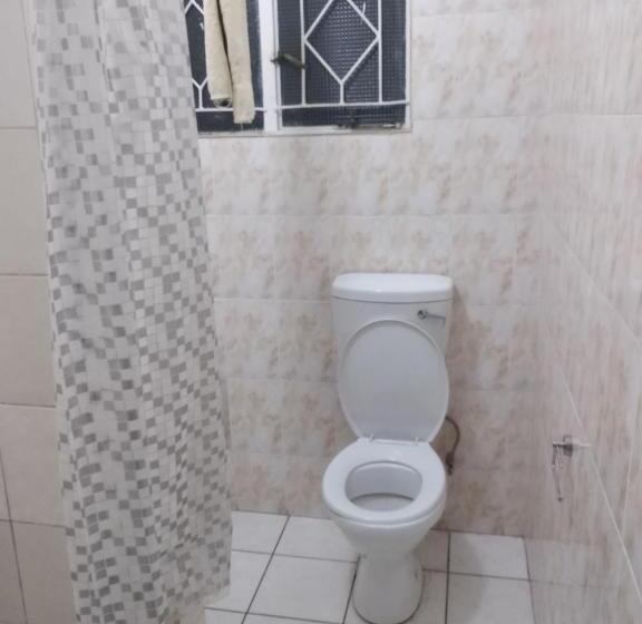 تختخواب و صبحانه Brackendene Lodge